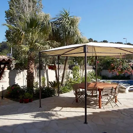 Dans Avec Piscine Cassis