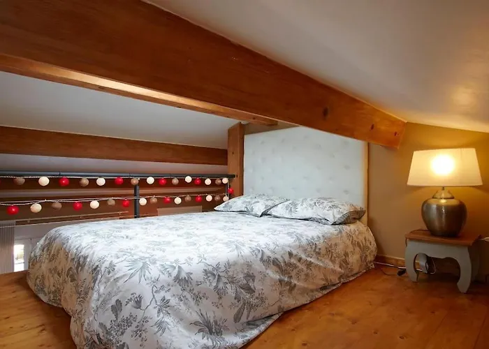 Dans Avec Piscine Cassis