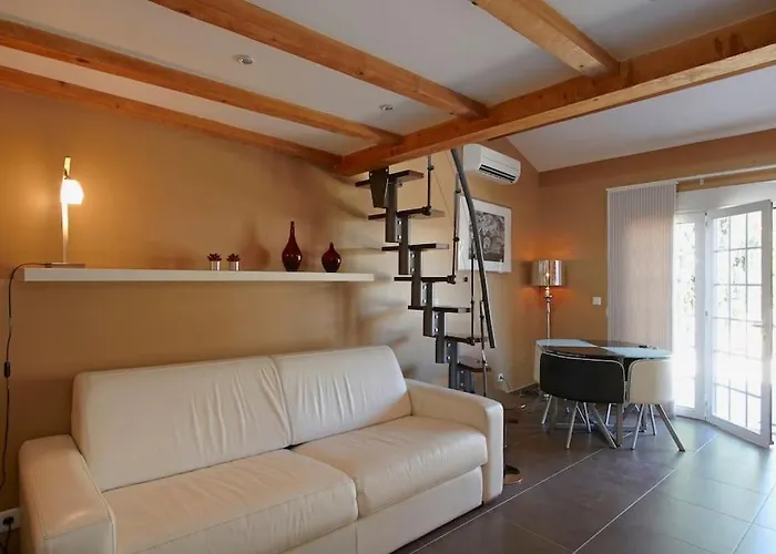 Appartement Dans Avec Piscine Cassis