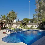 Dans Avec Piscine Κασί