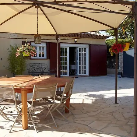 Dans Avec Piscine * Cassis